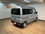 ハイゼットカーゴのお買得車が入庫しました!!(^^♪保証継承致します!走行0.7万km!AM・FMチューナー、前席パワーウインドー、スモークガラス、クリアランスソナー、キーレスなど装備の1台です!