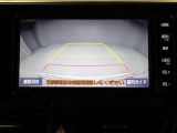 バックモニター装着車は後退時の強い味方です♪車庫入れや縦列駐車の際、後退操作の参考になるガイドラインをナビ画面に表示します。