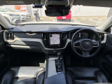 操作性の良いダッシュボードと運転席周り