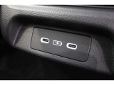 USBジャックが2つあるので電子機器の充電ができます☆