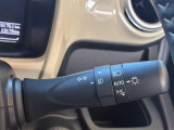 ヘッドランプをハイビームにして走行中、前方に対向車や先行者がいたり、明るい場所を走行すると自動でロービームに切り替えるハイビームアシスト機能を搭載しております。