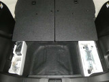 【ジャッキやパンク修理キット】タイヤ交換には必需品ですね!万が一に役立つ工具です。緊急時に備え、使い方をしっかり覚えておきましょう。