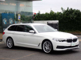 BMW在庫保有台数常時100台以上!ご来店の際はBMW本店(厚木市下荻野140-1)にご来店ください!弊社自慢の全天候型ショールーム!BMW在庫保有台数常時100台以上ございます!