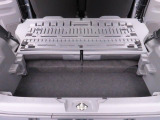 フレキシブルボードが標準装備なので荷室床の高さや形を変えることで、積む荷物に応じて使い分けできるアレンジ性が高い機能です。