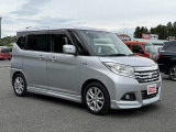 ●仕入れ段階で徹底したチェックを行い、厳しい審査にパスした車だけを展示・販売しています。弊社ではこれをプロチェックと呼び、数十の独自チェック項目に基づき、車の状態を調べ上げています。