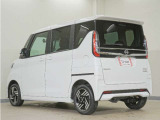 運転席のスペースはゆったりしていて、視界も広く確保されているので普段の運転からロングドライブまで快適です。