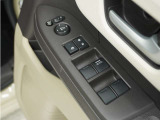 ◆パワーウィンドウスイッチ◆運転席から全席の窓の開閉操作を行うことが出来いつでも換気ができます!