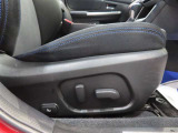 【運転席シート】パワーシートでラクラク調節♪