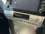 左右独立温度コントロールフルオートエアコンです。運転席、助手席それぞれで独立して温度設定ができます。冷え性の方が乗っても安心ですね♪