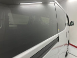 快適にお乗りいただくために、外装を美しく仕上げるだけではなく、内装も細部にいたるまで徹底した清掃・洗浄を実施しております。