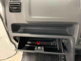 車両状態証明書には、キズ・へこみ・その他の状態が記載されております。