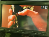 停車中にTV番組や映像をお楽しみいただけます。長距離移動時や休憩時間に、リラックスした時間を過ごせます。