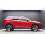 マツダ車の特徴でもあるボンネット部分が長いのもCX-5がスタイリッシュに見える理由の一つです。