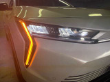 LEDヘッドライト、ウィンカーは遠くからの視認性も良くが暗い夜道をしっかりと照らしてくれます。