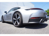 【ポルシェセンター新潟】は、インターネットでのご購入が初めてのお客様にも、迅速・丁寧にご案内致します。ご納車後は全国の正規ディーラーにて保証整備・点検・車検・メンテナンス等が可能でございます。