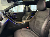 <メルセデスの認定中古車「サーティファイドカー」には、最大100項目にも及ぶ点検・整備項目が設定されています>