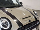 こちらのMINI認定中古車は整備・保証付きでございます。納車前整備費用はお見積書内に別途追加計上する事はございません。認定中古車整備・保証付きのお支払総額でお見積りご確認の上、他店とお比べください!!