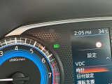 ハイビームアシストは周囲の明るさから対向車や先行車、街灯の有無などをフロントカメラが検知して、自動でハイビーム(上向き)とロービーム(下向き)を切り替える機能です。