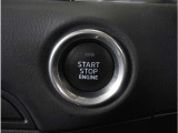【プッシュボタンスタート】専用のリモコンキーを携帯していればエンジンの始動がワンプッシュで行えます。