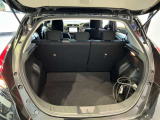 5人乗車時も広いラゲッジスペースです。後席を倒せば大きな空間になります。