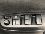 パワーウィンドは今や当たり前の機能ですが、無いと困る機能です。運転席からの操作で、全席の窓を振るオープンにしたり、フルクローズが可能です。