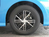 R5年式夏タイヤ175/70R14ダンロップ製です。