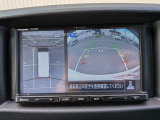 360&deg;ビューカメラが搭載されているので駐車時も安心です。