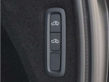 【電子制御エア・サスペンション、FOUR-C】乗車人数や荷物の量にかかわらず地上高を一定に保つ4輪エアサスペンションは、さまざまな走行条件に対応できる車高調整機能が特徴です。