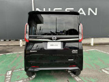 バックソナー付きなので、見えづらい後方の障害物も警音で教えてくれます♪駐車時の心強い味方です!