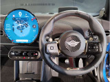 ミニ独特のゴーカートフィーリングと呼ばれる軽快なハンドリングはAT車、MT車のどちらでも楽しめます。