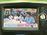 鮮明な地図表示で、視認性の高いナビゲーションを実現。目的地までのルートを簡単に見つけられ、安心して運転できます。