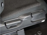 ◆シートハイトアジャスター◆運転席を上下に高さ調節ができます!運転ポジションを体格に合わせてシート調整できます。