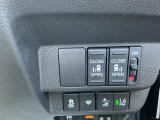運転席からもスライドドアの操作が可能です!!