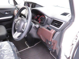 当社では全車、納車前にサービス工場で12ヶ月点検相当の整備を実施しております。そこで確認された不具合箇所は修理しておりますのでご安心下さい。