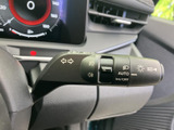 操作感の良いウインカーレバーで、安全な運転をサポート。周囲へのアピールも効果的に行えます。