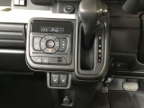 オートマのシフトレバーは操作しやすい位置にあります。