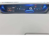 上質で落ち着いた印象のインパネ。直感的に操作できるスイッチレイアウトです。