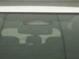 進化を続けるトヨタの予防安全パッケージ「トヨタセーフティセンス」&ドラレコを装備しています。※ドライブレコーダーに記録媒体(SDカード等)は付属しておりません。