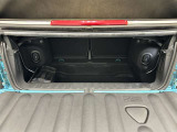 オープンカーでも、しっかり使えるトランクスペース!