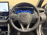 ステアリングスイッチ搭載!手を離さずに手元のスイッチでさまざまな操作が可能。運転中、視線をそらさなくても操作ができて安全です!