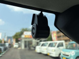 万が一の際も安心。前後の映像をしっかり記録するドラレコ付。