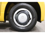 純正のホイールカバーが足元を飾ります!タイヤサイズは145/80R12になります。