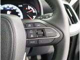【レーダークルーズコントロール(追従機能付)】アクセルを踏まなくても、車間制御モードは、先行車に合わせた追従走行を行い、自動的に加速・減速・停止をします。定速制御モードは、一定の車速で走行できます