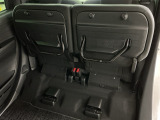 リアシート座面を持ち上げると、背の高い荷物を積むのに便利なトールモードに変身します!多彩なシートアレンジで使い勝手良好!