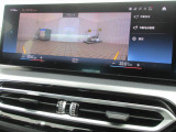 車両の頭脳といっても過言ではない『iDrive・システム』。オーディオ・ハンズフリー・ナビゲーションはもちろん、車両状況・操作説明まで確認する事ができます。