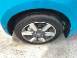 足元が引き立つアルミホイールです。車全体のイメージがアップします。