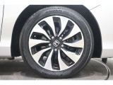 純正のアルミホイールが足元を飾ります!サイズは225/50R17になります!