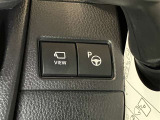 ハンドル操作をシステムが自動制御し、駐車を支援。 ドライバーはアクセルとブレーキの操作と、周囲の安全確認に専念することができます。