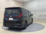 「中古車ハイブリッド保証」付き。ハイブリット機構を無償で保証します。保証期間は初度登録年月から10年目まで、または3年間の長い方。但し累計走行距離が20万km以内。
