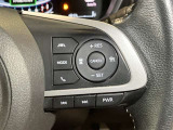ステアリング右側に電話スイッチ・オーディオ操作スイッチ・LKCスイッチ・全車速追従機能付ACC操作スイッチ・D assist切り替えステアリングスイッチが付いています。